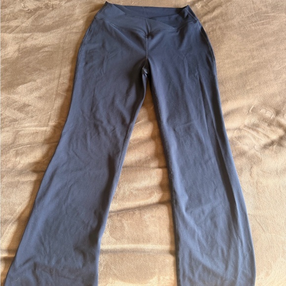 NWOT HALARA DayStretch High Waisted Crossover Flare Yoga Leggings - Picture 2 of 6